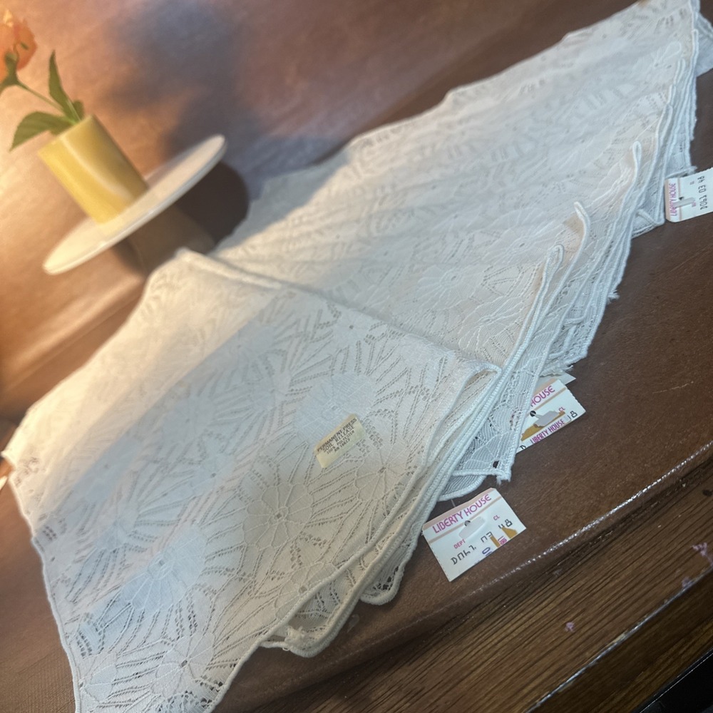 Set of 12 Vintage Matching Decor, From Liberty House 16 X 16NapkinsNWT